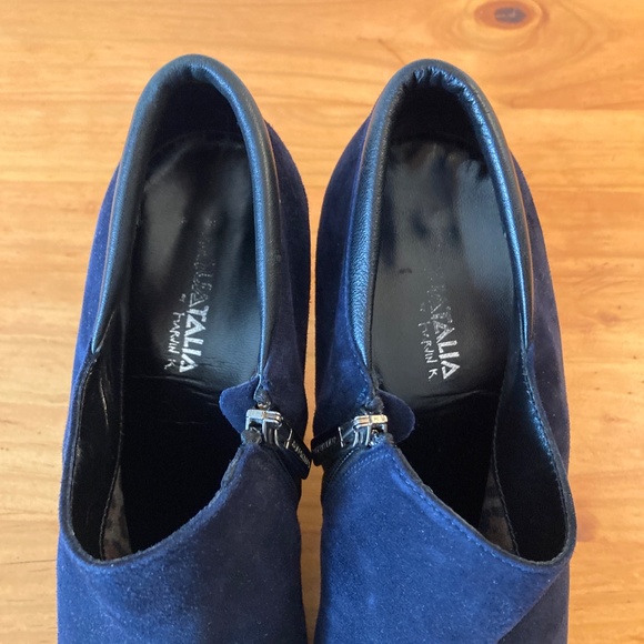 Aquatalia, Blue Suede Pointed Toe Ankle Booties, Women's US Size 9.5 (41) - Picture 3 of 7